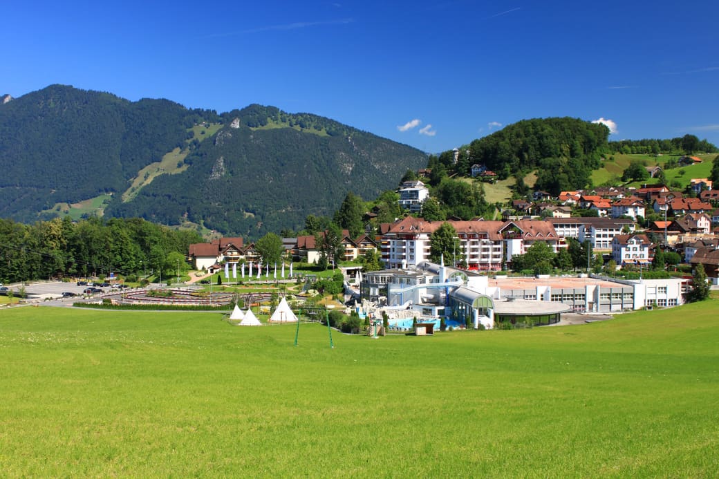 Blick auf das Dorf Morschach oberhalb des Vierwaldstättersees